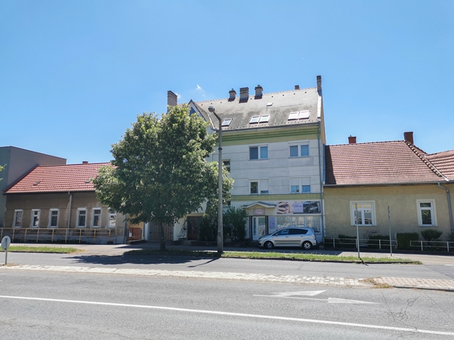 téglalakás eladó Győrben ebben a házban