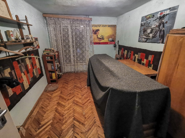 emeleti hátsó hálószoba